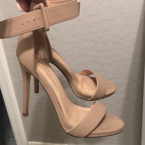 Nude heels - Picture 2 of 3
